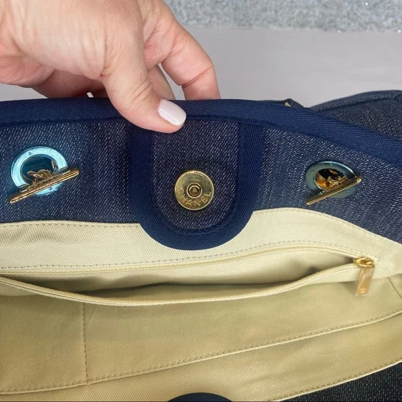 ❤️ SOLD Chanel Small Denim Blue Deauville Tote with gold hardware - Picture 12 of 16